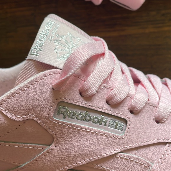 Pink Reeboks - Picture 2 of 6